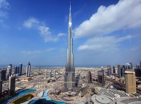 National Skyscraper Dilly Day - Burj Khalifa Building, Dubai